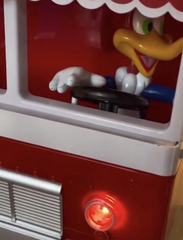 screenshot-72 Tren de Pájaro loco con luz y movimiento