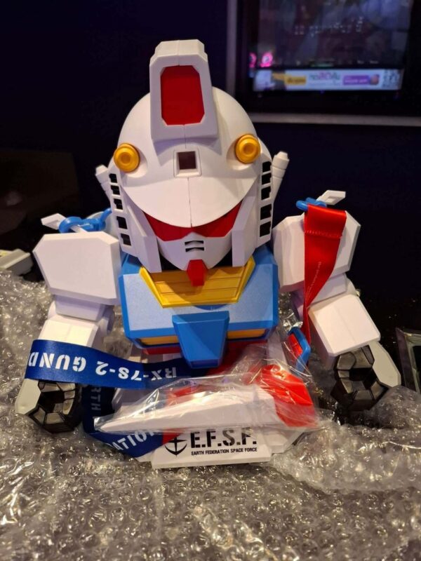 att-ygyk4vg3rhvxsrveyy5iaj8woqonzspbt5mgbca7xfw-2 Palomera de Gundam RX-78-2